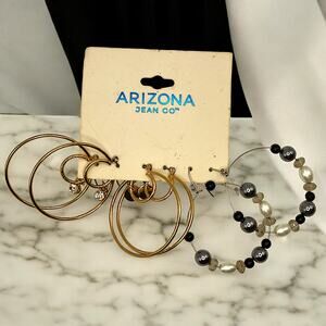 New With Tags! Arizona Jeans Co 3 Hoop Earrings Card!